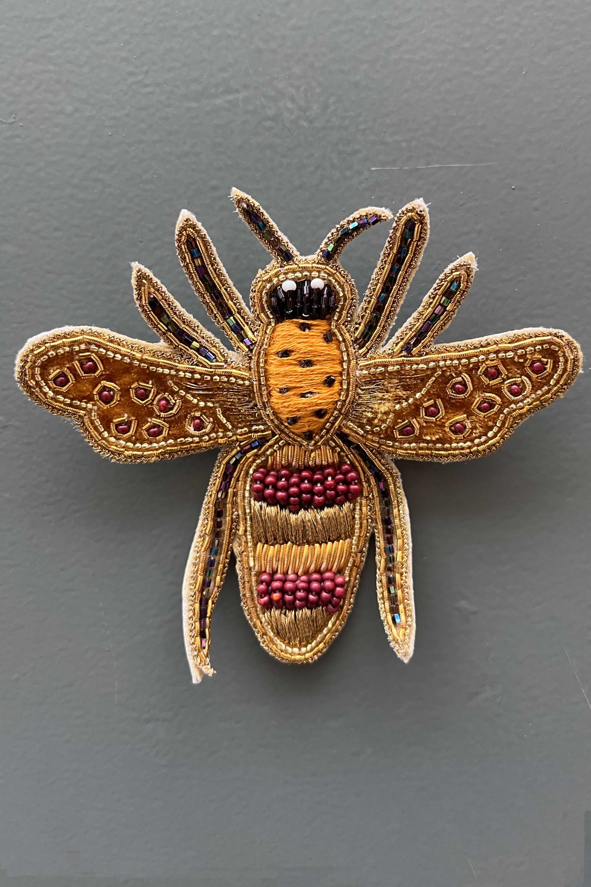 Broche Bee
