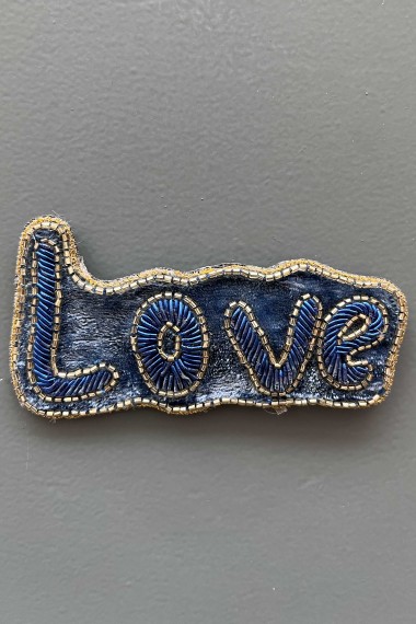 Broche Love